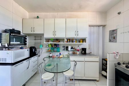 Apartamento à venda com 261m², 5 quartos e 1 vaga Apartamento à venda com 261m², 5 quartos e 1 vagaCozinha 1