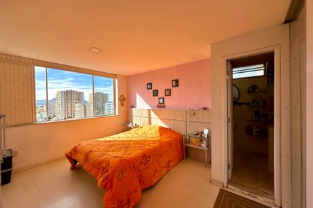 Apartamento à venda com 261m², 5 quartos e 1 vaga Apartamento à venda com 261m², 5 quartos e 1 vagaSuíte