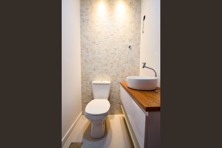 Casa de condomínio à venda com 185m², 4 quartos e 1 vagaLavabo