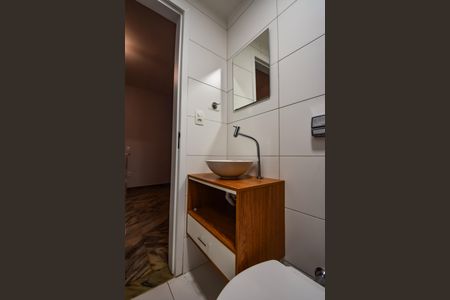 Casa de condomínio à venda com 185m², 4 quartos e 1 vagaBanheiro Social