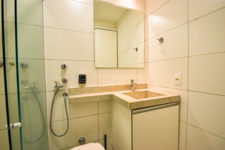 Casa de condomínio à venda com 185m², 4 quartos e 1 vagaBanheiro Suíte