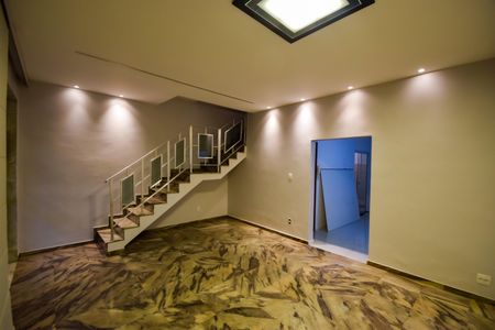 Casa de condomínio à venda com 185m², 4 quartos e 1 vagaSala