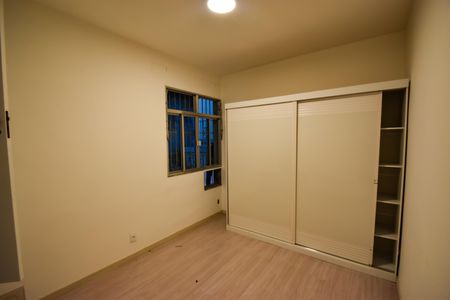 Casa de condomínio à venda com 185m², 4 quartos e 1 vagaQuarto 2