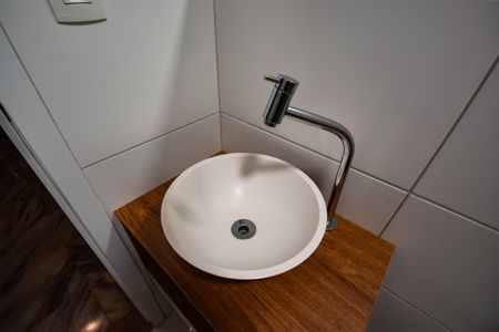 Casa de condomínio à venda com 185m², 4 quartos e 1 vagaBanheiro Social