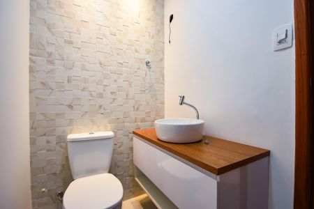 Casa de condomínio à venda com 185m², 4 quartos e 1 vagaLavabo