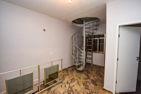 Casa de condomínio à venda com 185m², 4 quartos e 1 vagaHall - 2º Andar