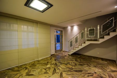 Casa de condomínio à venda com 185m², 4 quartos e 1 vagaSala