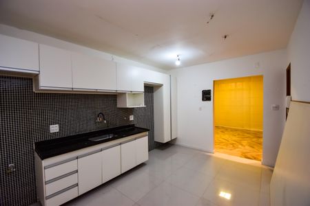 Casa de condomínio à venda com 185m², 4 quartos e 1 vagaCozinha