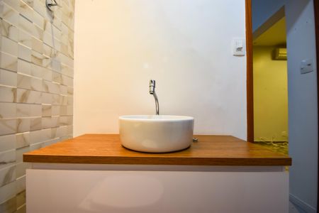 Casa de condomínio à venda com 185m², 4 quartos e 1 vagaLavabo