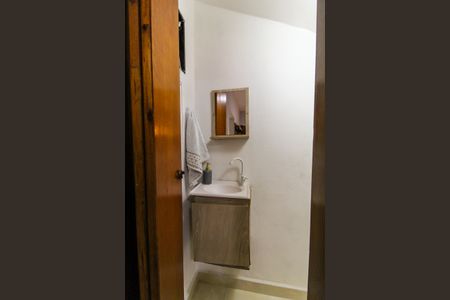 Casa de condomínio à venda com 68m², 2 quartos e 1 vagaLavabo