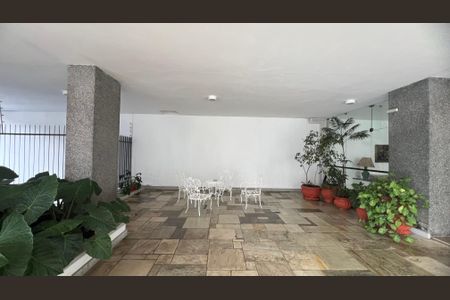 Apartamento para alugar com 147m², 3 quartos e 1 vaga Apartamento para alugar com 147m², 3 quartos e 1 vagaEntrada