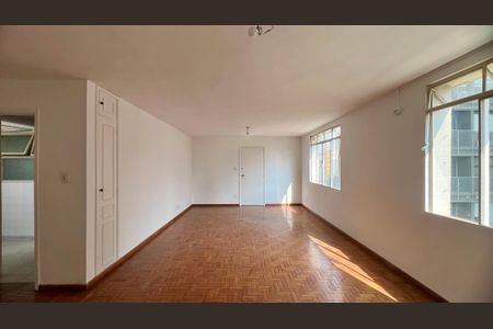 Apartamento para alugar com 147m², 3 quartos e 1 vaga Apartamento para alugar com 147m², 3 quartos e 1 vagaSala