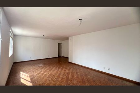 Apartamento para alugar com 147m², 3 quartos e 1 vaga Apartamento para alugar com 147m², 3 quartos e 1 vagaSala