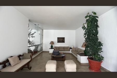 Apartamento para alugar com 147m², 3 quartos e 1 vaga Apartamento para alugar com 147m², 3 quartos e 1 vagaHall de entrada