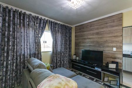 Casa à venda com 90m², 2 quartos e 2 vagasSala