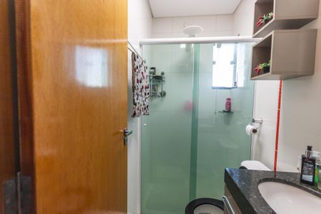 Casa à venda com 90m², 2 quartos e 2 vagasBanheiro da Suíte