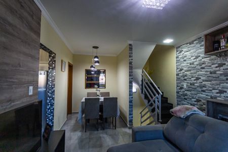 Casa à venda com 90m², 2 quartos e 2 vagasSala