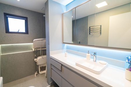 Apartamento à venda com 180m², 3 quartos e 3 vagasBanheiro da Suíte