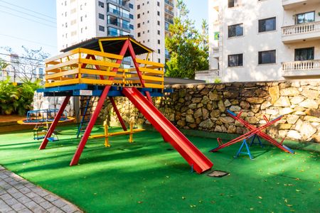 Apartamento à venda com 180m², 3 quartos e 3 vagasÁrea comum - Playground