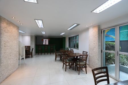 Apartamento para alugar com 55m², 2 quartos e 1 vagaÁrea comum - Salão de festas