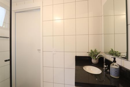 Banheiro da Suite de kitnet/studio à venda com 1 quarto, 28m² em Jardim Panorama, São Paulo