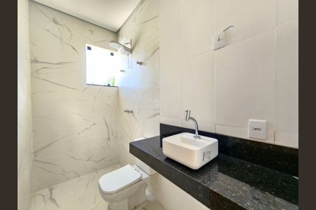 Casa à venda com 90m², 3 quartos e 2 vagas Casa à venda com 90m², 3 quartos e 2 vagasBanheiro da Suíte