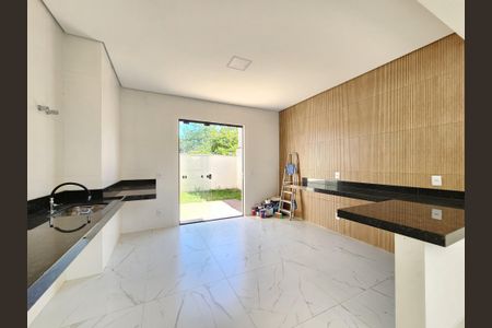 Casa à venda com 90m², 3 quartos e 2 vagas Casa à venda com 90m², 3 quartos e 2 vagasCozinha