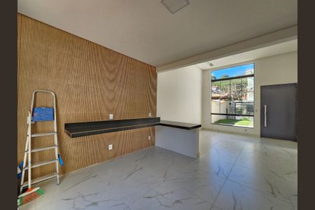 Casa à venda com 90m², 3 quartos e 2 vagas Casa à venda com 90m², 3 quartos e 2 vagasCozinha