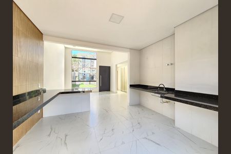 Casa à venda com 90m², 3 quartos e 2 vagas Casa à venda com 90m², 3 quartos e 2 vagasCozinha