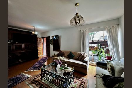 Casa à venda com 132m², 3 quartos e 2 vagas Casa à venda com 132m², 3 quartos e 2 vagasSala