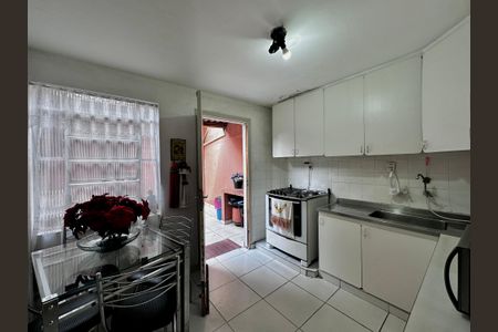 Casa à venda com 132m², 3 quartos e 2 vagas Casa à venda com 132m², 3 quartos e 2 vagasCozinha