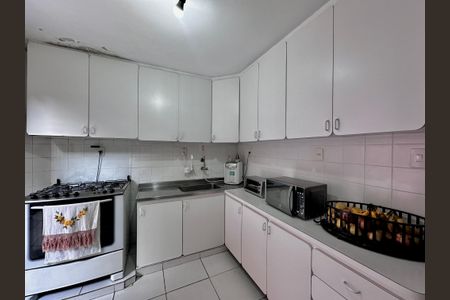 Casa à venda com 132m², 3 quartos e 2 vagas Casa à venda com 132m², 3 quartos e 2 vagasCozinha