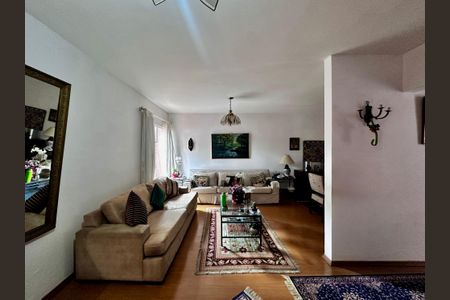 Casa à venda com 132m², 3 quartos e 2 vagas Casa à venda com 132m², 3 quartos e 2 vagasSala