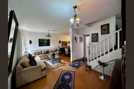 Casa à venda com 132m², 3 quartos e 2 vagas Casa à venda com 132m², 3 quartos e 2 vagasSala