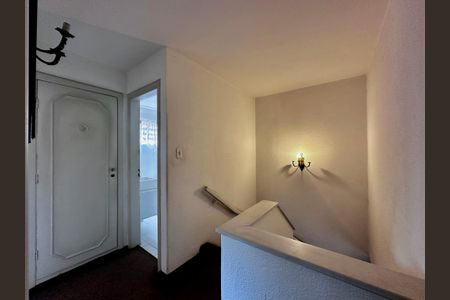 Casa à venda com 132m², 3 quartos e 2 vagas Casa à venda com 132m², 3 quartos e 2 vagasCorredor Quartos