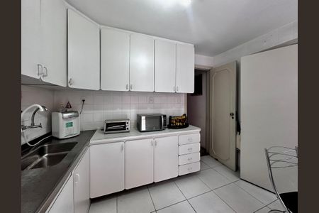 Casa à venda com 132m², 3 quartos e 2 vagas Casa à venda com 132m², 3 quartos e 2 vagasCozinha