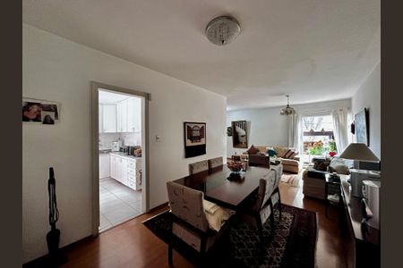 Casa à venda com 132m², 3 quartos e 2 vagas Casa à venda com 132m², 3 quartos e 2 vagasSala