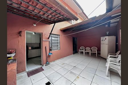 Casa à venda com 132m², 3 quartos e 2 vagas Casa à venda com 132m², 3 quartos e 2 vagasQuintal
