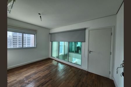 Apartamento à venda com 307m², 3 quartos e 4 vagasSuíte 2