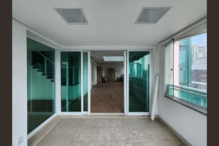 Apartamento à venda com 307m², 3 quartos e 4 vagasVaranda