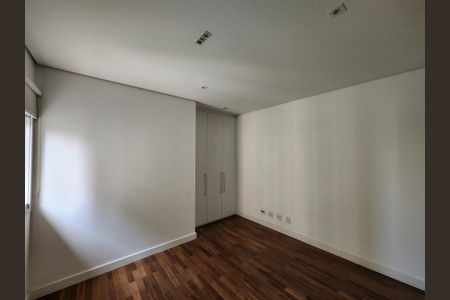 Apartamento à venda com 307m², 3 quartos e 4 vagasSuíte 3