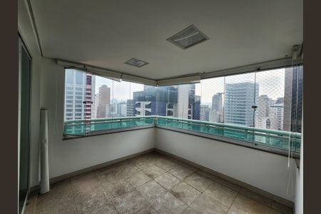 Apartamento à venda com 307m², 3 quartos e 4 vagasVaranda