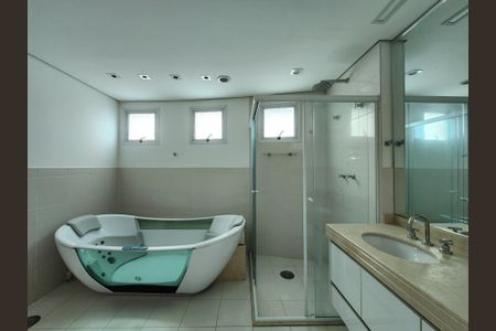 Apartamento à venda com 307m², 3 quartos e 4 vagasBanheiro da Suíte 1