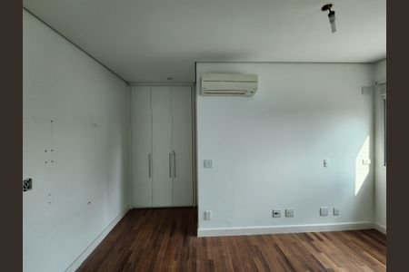 Apartamento à venda com 307m², 3 quartos e 4 vagasSuíte 2