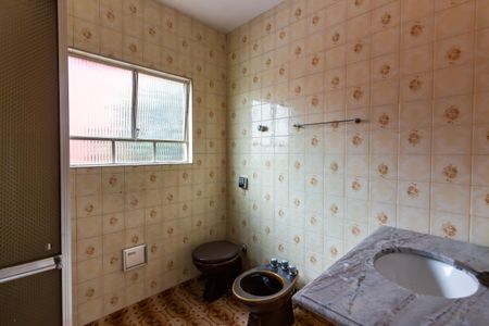 Casa à venda com 166m², 4 quartos e 2 vagas Casa à venda com 166m², 4 quartos e 2 vagasBanheiro 2