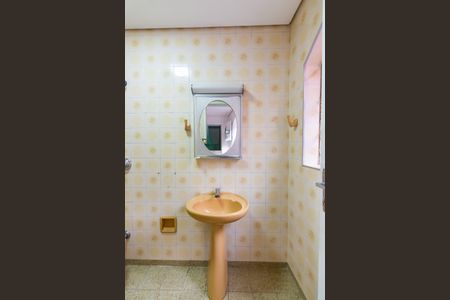 Casa à venda com 166m², 4 quartos e 2 vagas Casa à venda com 166m², 4 quartos e 2 vagasBanheiro da Edícula