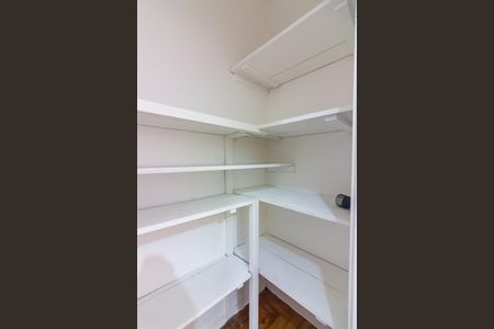 Casa à venda com 166m², 4 quartos e 2 vagas Casa à venda com 166m², 4 quartos e 2 vagasDespensa