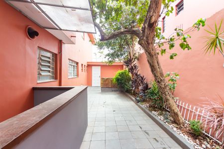 Casa à venda com 166m², 4 quartos e 2 vagas Casa à venda com 166m², 4 quartos e 2 vagasQuintal