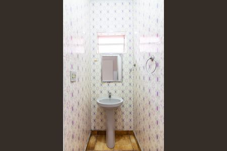 Casa à venda com 166m², 4 quartos e 2 vagas Casa à venda com 166m², 4 quartos e 2 vagasBanheiro 1