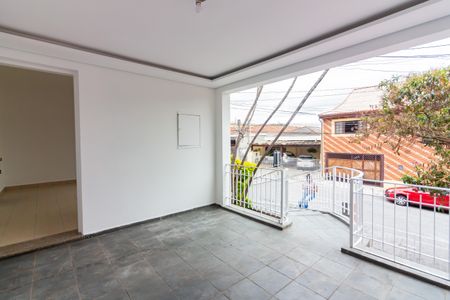 Casa à venda com 166m², 4 quartos e 2 vagas Casa à venda com 166m², 4 quartos e 2 vagasHall de Entrada
